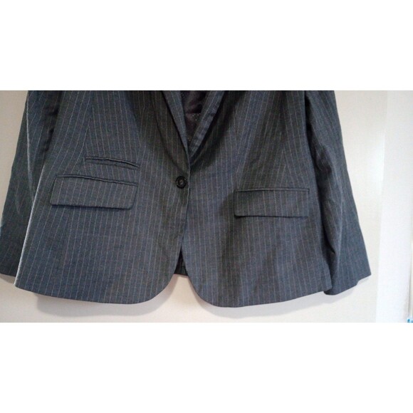 Women's Talbots Wool Blend Gray Grey Pinstripe Blazer, Size 12P - Picture 4 of 12